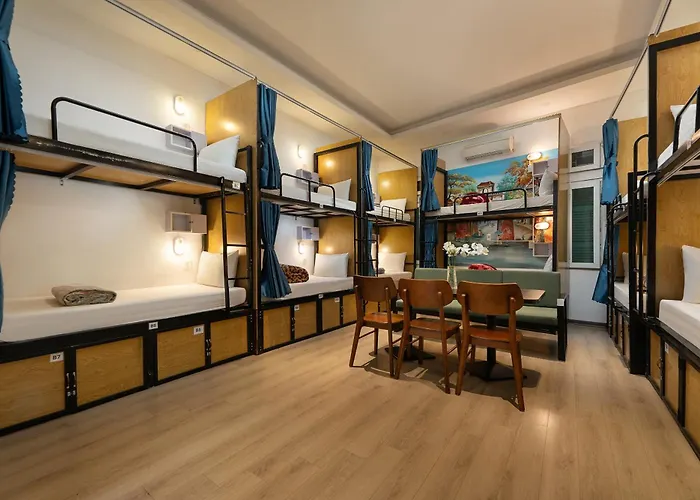 Hanoi Oldtown Nomad Hostel & Pub